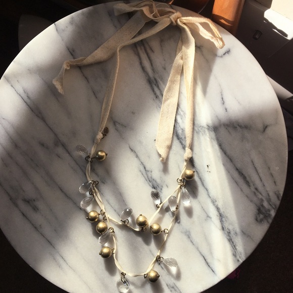 American Eagle Outfitters Jewelry - Gold and clear piece ribbon necklace